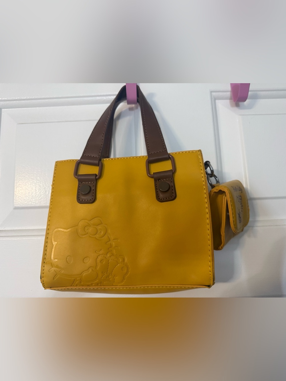 🆕 Nwot Hello Kitty Bag. Mustard color with Brown Accents